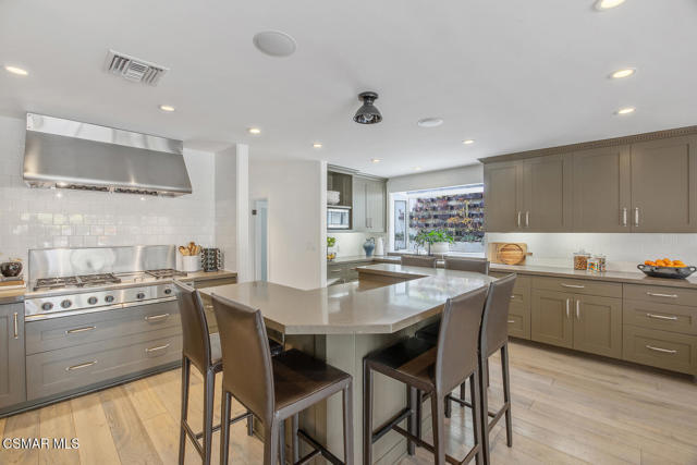 6972 Grasswood Avenue, Malibu CA: https://media.crmls.org/mediaz/4a756c30-97f8-4082-8c05-ba4edda4f791.jpg