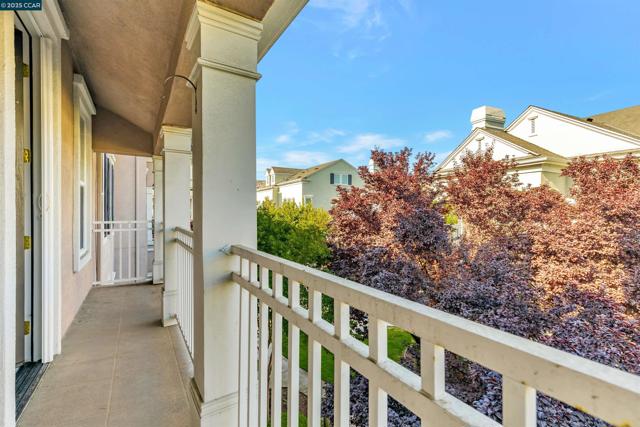 3744 Whitworth Dr, Dublin CA: https://media.crmls.org/mediaz/4a75708c-58a3-48a5-96f2-fff53e091b66.jpg