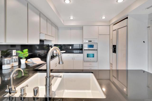 55 Jasmine Creek Drive, Corona del Mar CA: https://media.crmls.org/mediaz/4a76ce8e-5d80-47e5-a08b-f59302ca8590.jpg