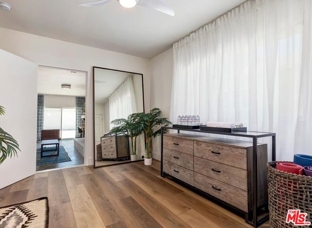 4417 Campbell Drive, Los Angeles CA: https://media.crmls.org/mediaz/4a7766d5-1305-4f45-b0f6-7eab75758573.jpg