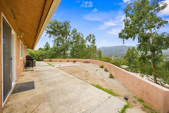 19602 Santee Lane, Valley Center CA: https://media.crmls.org/mediaz/4a7781c0-fd58-4f04-9923-3fd0064fc92d.jpg