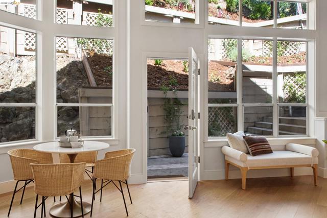 Image 24 of 57 For 23 Valant Place