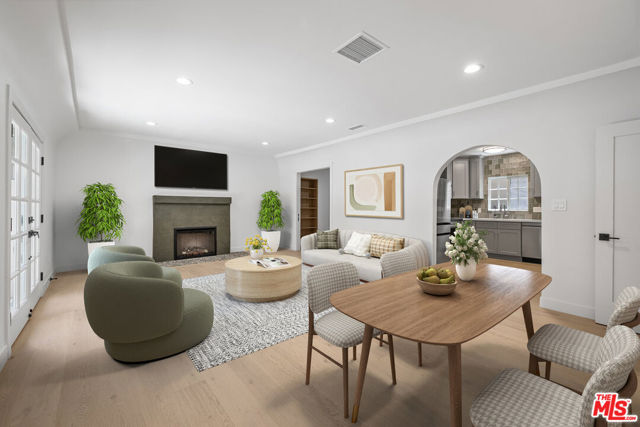 837 Westmount Drive, West Hollywood CA: https://media.crmls.org/mediaz/4a787520-da22-4690-9139-a2c326c939e9.jpg