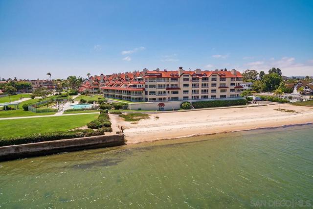 1099 1st St, Coronado CA: https://media.crmls.org/mediaz/4a787596-6871-4bee-b4d2-b67cb73baac0.jpg