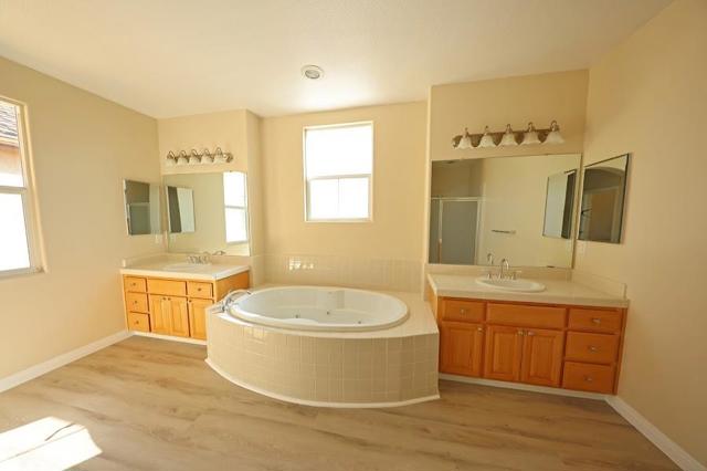 1336 Cassino Way, Salinas CA: https://media.crmls.org/mediaz/4a78a7ba-d286-4cde-86c3-c464c3e88d13.jpg