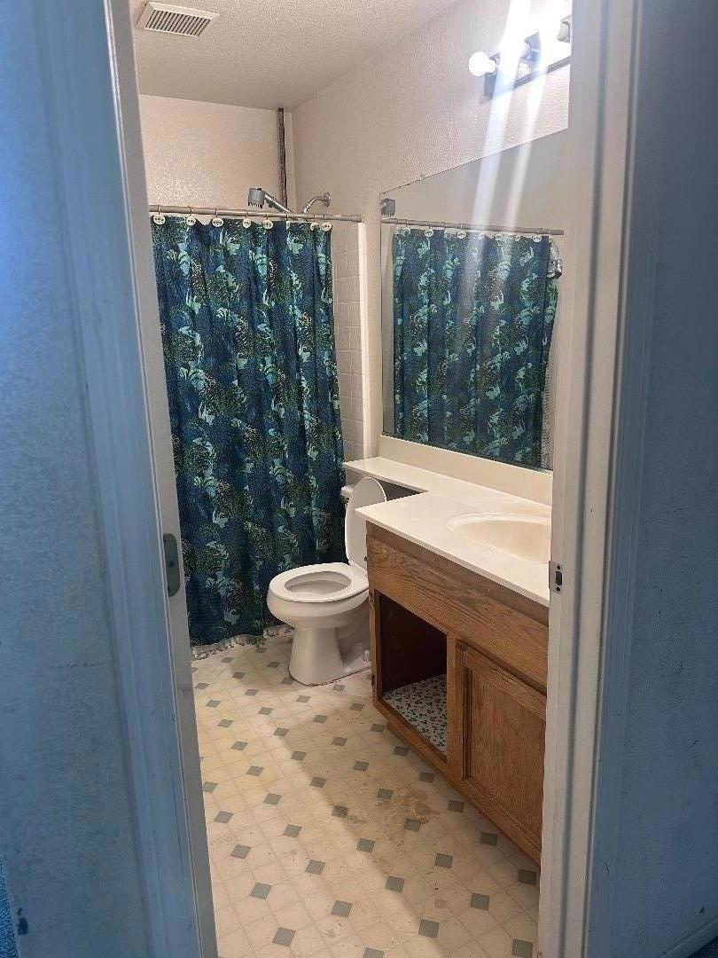 https://media.crmls.org/mediaz/4a78ad2d-babf-4bf7-90ef-2fafb1b78edc.jpg?preset=X-Large