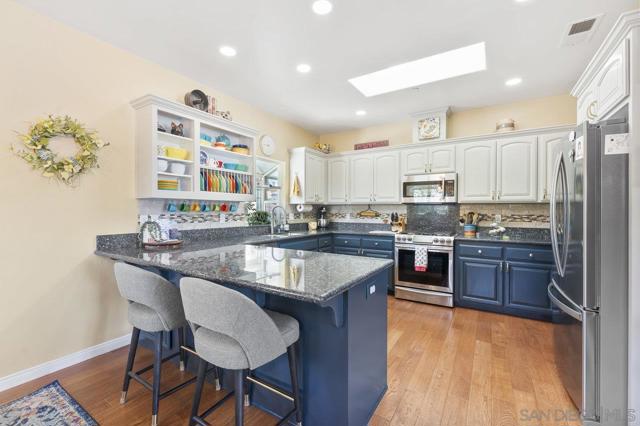 2216 Crest Dr, El Cajon CA: https://media.crmls.org/mediaz/4a78cfeb-1f30-490c-aba0-99851c90d5b1.jpg