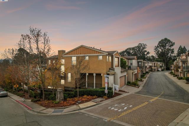 3364 Chartwell St, San Ramon CA: https://media.crmls.org/mediaz/4a78fe56-93da-489a-a35f-88b0c1147683.jpg
