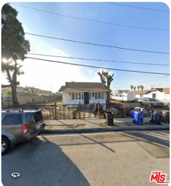 Listing Details for 11319 Larch Avenue, Inglewood, CA 90304