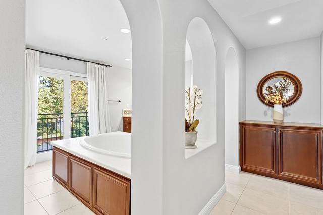 16941 Simple Melody Lane, San Diego CA: https://media.crmls.org/mediaz/4a795547-52e4-43ea-b9fa-d4d363be0020.jpg