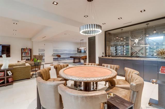 969 Adella Ave, Coronado CA: https://media.crmls.org/mediaz/4a79554b-0f68-46bc-9b72-2acb8794afc9.jpg