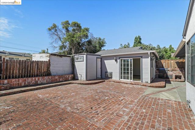 Image 36 of 40 For 79 Panoramic Avenue