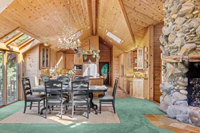 994 Laurel Grove Drive, Soquel CA: https://media.crmls.org/mediaz/4a7b51cf-b7ce-481f-88f7-f19f69fd01c7.jpg