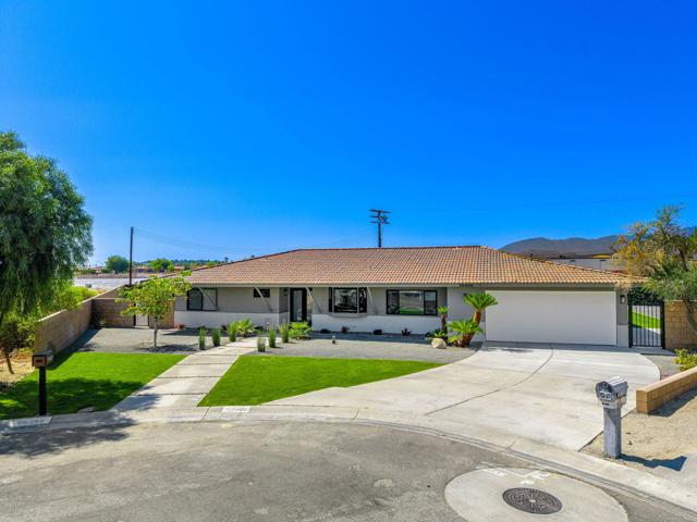 79869 Hummingbird Lane, La Quinta CA: https://media.crmls.org/mediaz/4a7b6f09-cbc0-4e59-a612-2d2a557205e9.jpg