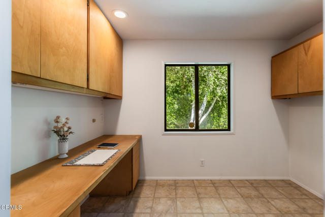 4308 Hayman Avenue, La Canada Flintridge CA: https://media.crmls.org/mediaz/4a7bd167-303e-47d2-95b9-fe9b06330486.jpg