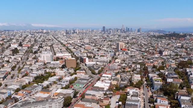 17 30th Street, San Francisco CA: https://media.crmls.org/mediaz/4a7bfc9a-c457-42cc-9890-250456a345eb.jpg