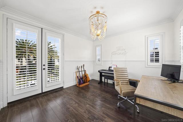 13459 Ginger Glen Dr, San Diego CA: https://media.crmls.org/mediaz/4a7c3aea-b649-49e2-9044-24b0d9078afd.jpg