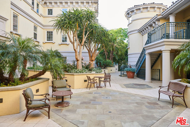 7101 Playa Vista Drive, Playa Vista CA: https://media.crmls.org/mediaz/4a7c731c-e613-4741-b227-a5075ddc969c.jpg