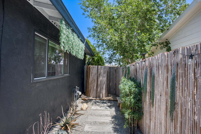 61589 El Reposo Street, Joshua Tree CA: https://media.crmls.org/mediaz/4a7c7e7d-540d-4b01-bb2e-dbf95cc8f6fb.jpg