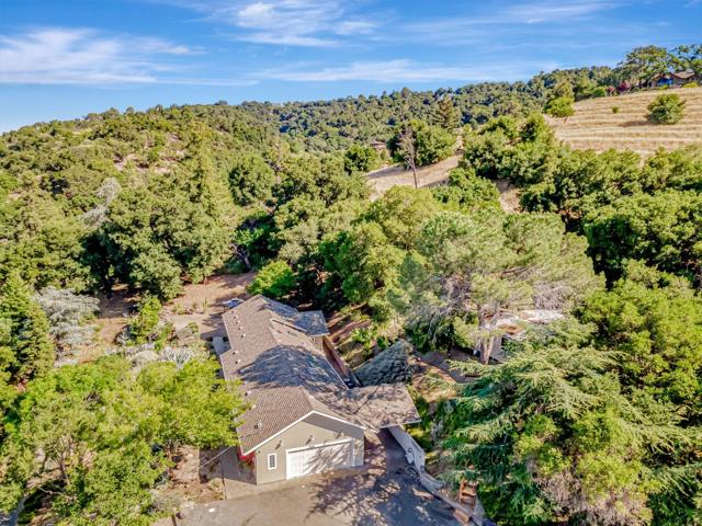15010 Larga Vista Drive, Los Gatos CA: https://media.crmls.org/mediaz/4a7cb2d6-f0ab-44bb-8f23-a88cc17eb32b.jpg