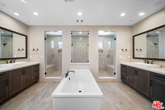 20517 W Deer Grass Court, Porter Ranch CA: https://media.crmls.org/mediaz/4a7ce326-0700-45aa-acd0-09cb68ef0774.jpg