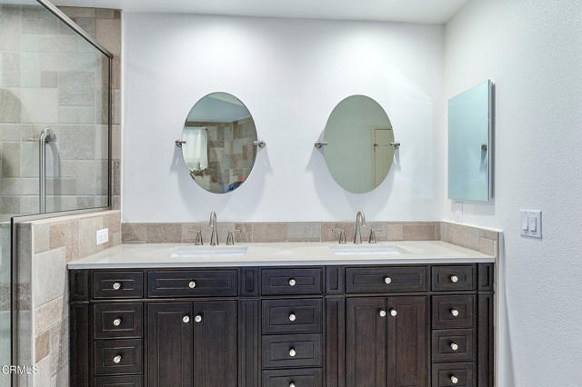 4229 Harbour Island Lane, Oxnard CA: https://media.crmls.org/mediaz/4a7d51d8-3bf4-4015-97cd-6bf635b2d757.jpg