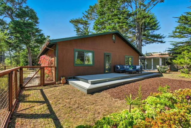 430 Marine Boulevard, Moss Beach CA: https://media.crmls.org/mediaz/4a7dc56d-6909-455a-b2cb-59b088751c89.jpg
