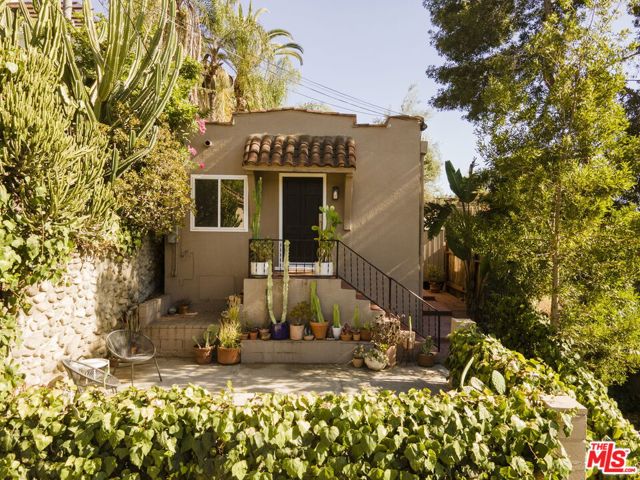5616 Tehama Street, Los Angeles CA: https://media.crmls.org/mediaz/4a7e7608-3d64-42b5-bfcf-9af88a1351ba.jpg