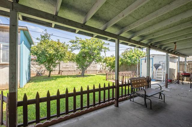 1208 Ramona Avenue, Salinas CA: https://media.crmls.org/mediaz/4a7fd589-ddc9-4138-8120-a6e5f8f36f4d.jpg