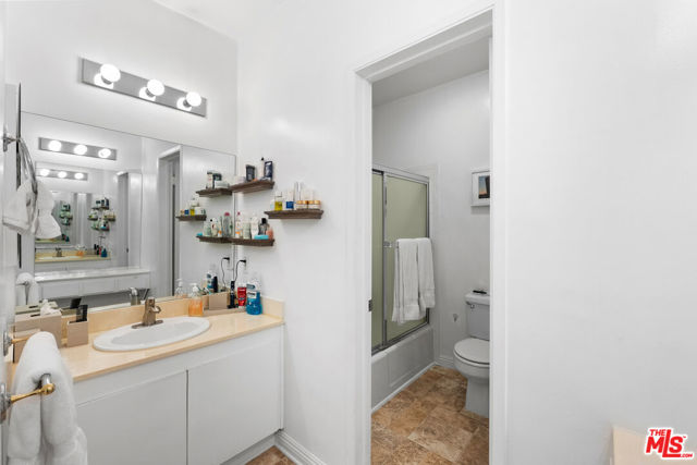 900 Euclid Street, Santa Monica CA: https://media.crmls.org/mediaz/4a80f8d7-e6fa-4a01-839b-b7461a5ba162.jpg