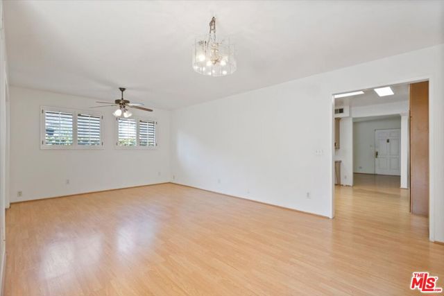 4210 Alcove Avenue, Studio City CA: https://media.crmls.org/mediaz/4a812096-dad5-411c-bc99-65d01118962e.jpg