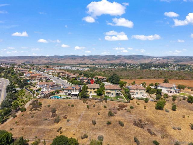 5527 Alexandrine Ct, Oceanside CA: https://media.crmls.org/mediaz/4a81fee3-8f6d-4ce0-941b-74b81e4f1e9c.jpg