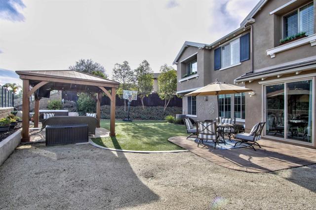 Detail Gallery Image 4 of 36 For 7146 Sitio Destino, Carlsbad,  CA 92009 - 4 Beds | 3 Baths