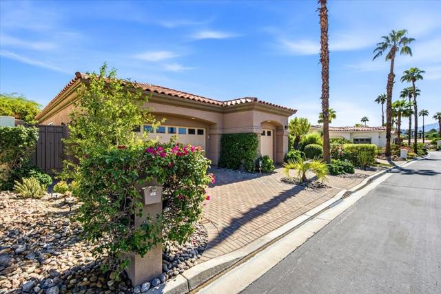 384 Tomahawk Drive, Palm Desert, CA 92211
