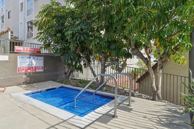 2445 Brant St, San Diego CA: https://media.crmls.org/mediaz/4a829b13-7b1a-4b0b-b0d5-578dccecae0c.jpg