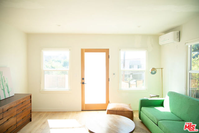 3365 N Andrita Street, Los Angeles CA: https://media.crmls.org/mediaz/4a830292-8cea-4027-8fb9-d637305a40c1.jpg