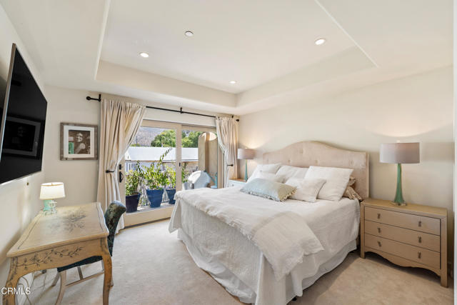 212 S Montgomery Street, Ojai CA: https://media.crmls.org/mediaz/4a834936-6f85-43b6-a642-1618baca2191.jpg