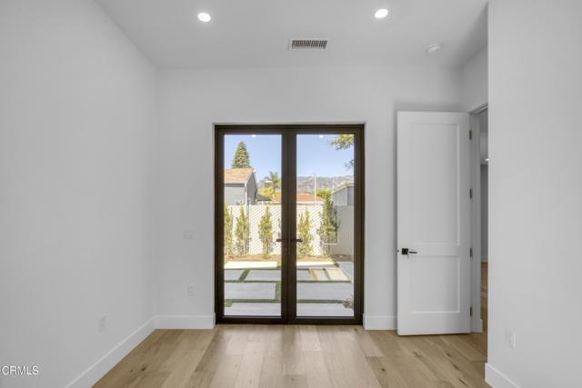 Detail Gallery Image 11 of 32 For 611 W Claremont St, Pasadena,  CA  - 3 Beds | 3 Baths