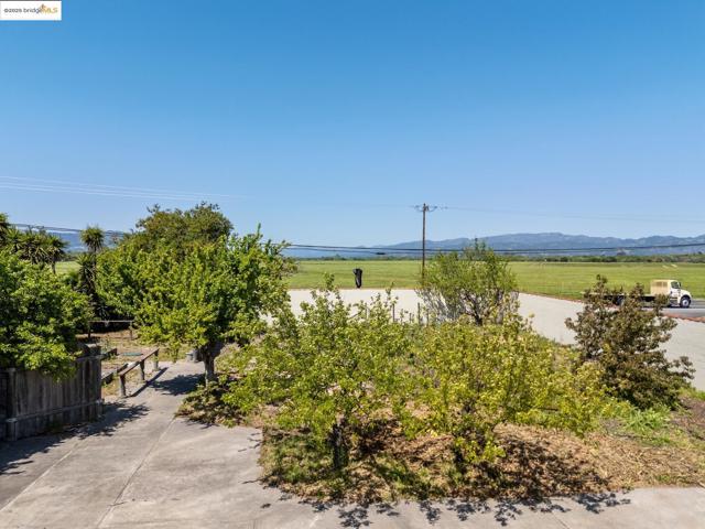 75 Fremont Dr., Sonoma CA: https://media.crmls.org/mediaz/4a839fcd-2cb1-4f9a-9e42-5515a169f203.jpg