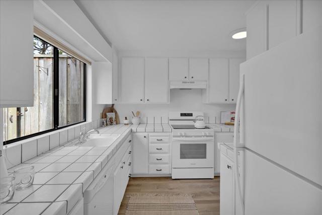 605 Acorn Court, Pacific Grove CA: https://media.crmls.org/mediaz/4a844448-a6ec-46f1-b537-8513af58b4fb.jpg