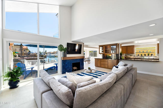 Detail Gallery Image 18 of 59 For 3810 W Hemlock St, Oxnard,  CA 93035 - 4 Beds | 4 Baths