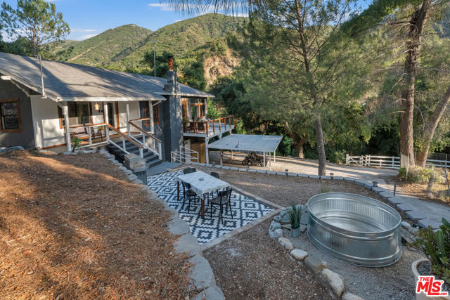 17832 Little Tujunga Canyon Road, Santa Clarita CA: https://media.crmls.org/mediaz/4a85a304-27cf-4c4b-93a1-1bdc64ee8b9c.jpg