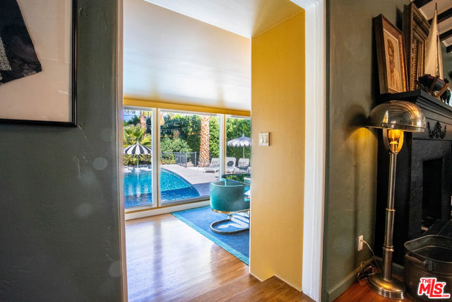 148 W Camino Descanso, Palm Springs, CA 92264