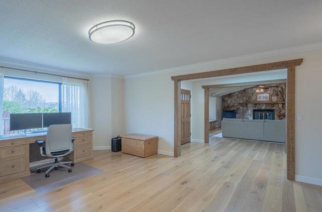 23465 Redding Circle, Salinas CA: https://media.crmls.org/mediaz/4a86fcaa-9c26-4863-81dc-98f4ca6aa4b4.jpg