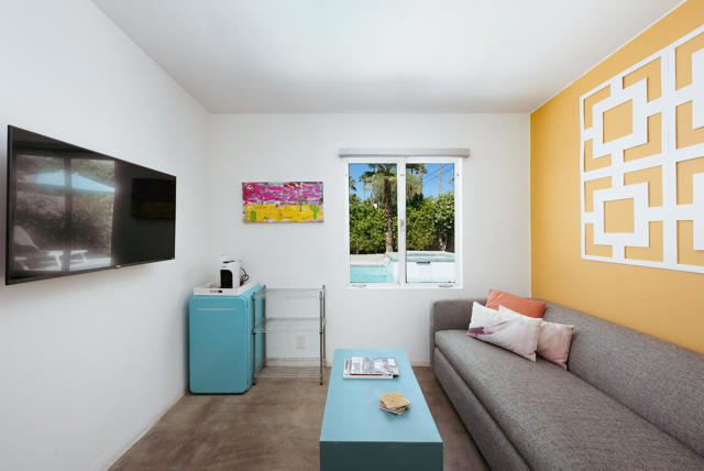 748 N Calle Rolph, Palm Springs, CA 92262