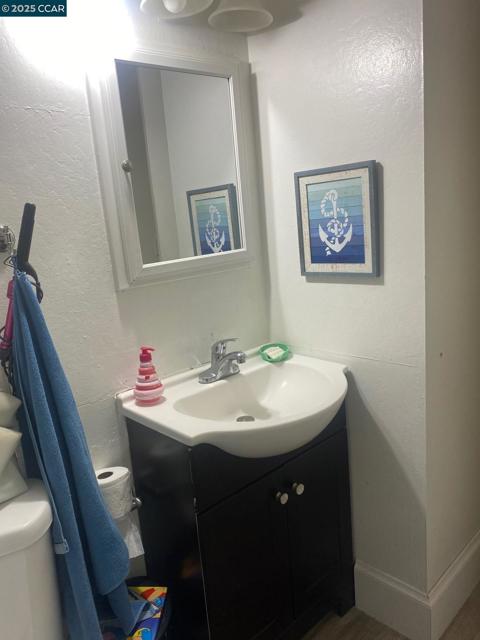 2081 Olivera Rd, Concord CA: https://media.crmls.org/mediaz/4a87a7ef-849e-4af6-b03a-746ce1a47590.jpg