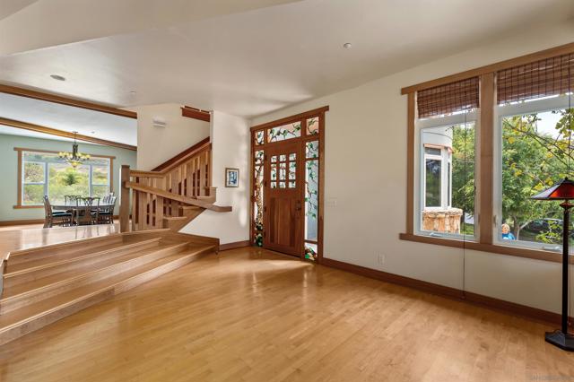 6132 Rainbow Heights Rd, Fallbrook CA: https://media.crmls.org/mediaz/4a8891be-b890-4ca8-83f1-e8321b5314db.jpg