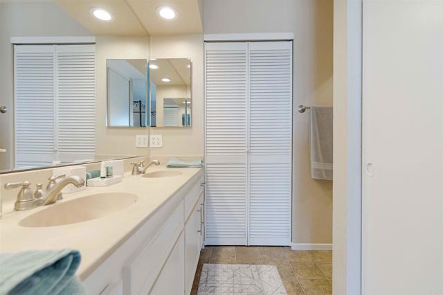 1502 Seacoast Drive, Imperial Beach CA: https://media.crmls.org/mediaz/4a88d04d-bf90-4b12-b57b-714c8ef8f64c.jpg