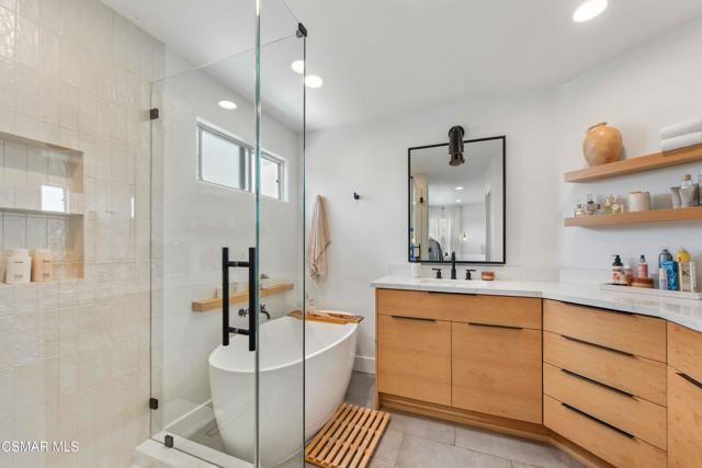 2658 Morning Grove Way, Thousand Oaks CA: https://media.crmls.org/mediaz/4a89e4f3-fd9d-4df1-b21a-627155b0b01d.jpg
