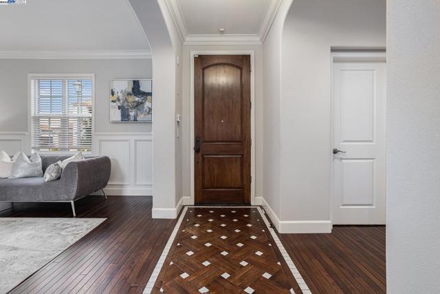 1049 S WEDGEWOOD DR, San Ramon CA: https://media.crmls.org/mediaz/4a89f37b-c265-40b6-b657-50313c28fa79.jpg